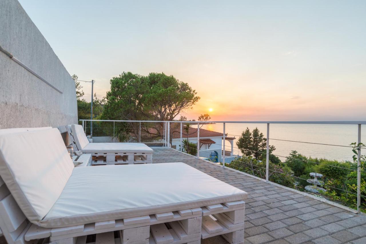 Epipleon Suites Agioi Apostoloi  Екстериор снимка