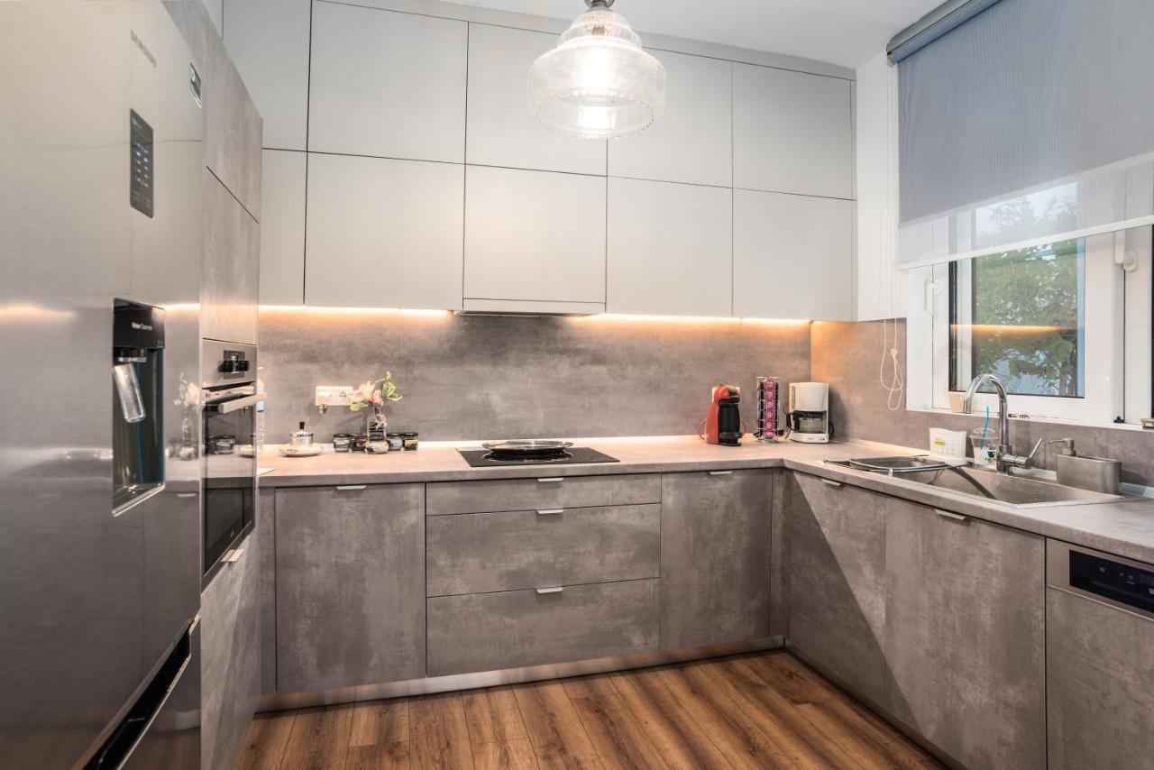 Epipleon Suites Agioi Apostoloi  Екстериор снимка