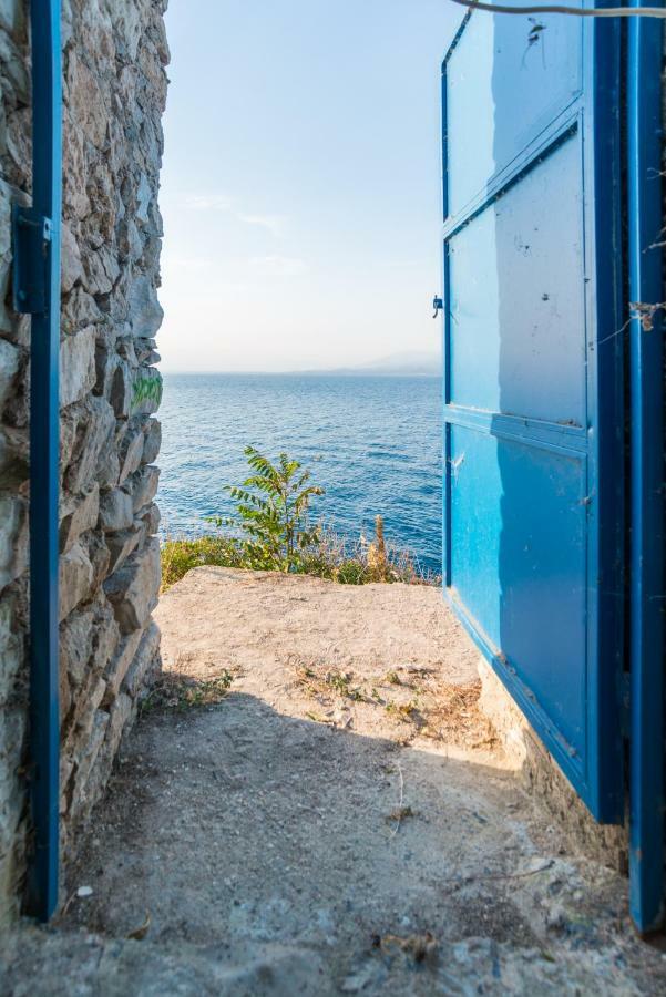 Epipleon Suites Agioi Apostoloi  Екстериор снимка