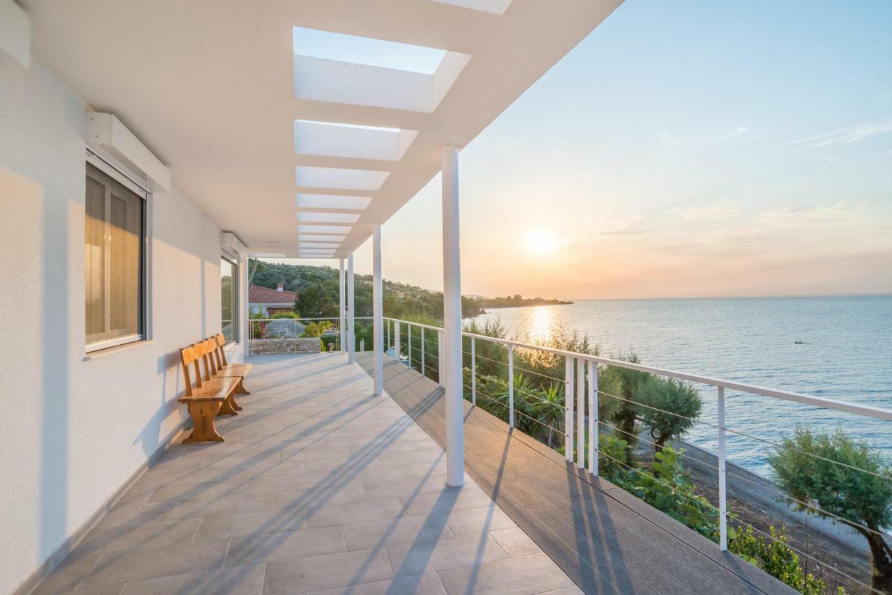 Epipleon Suites Agioi Apostoloi  Екстериор снимка